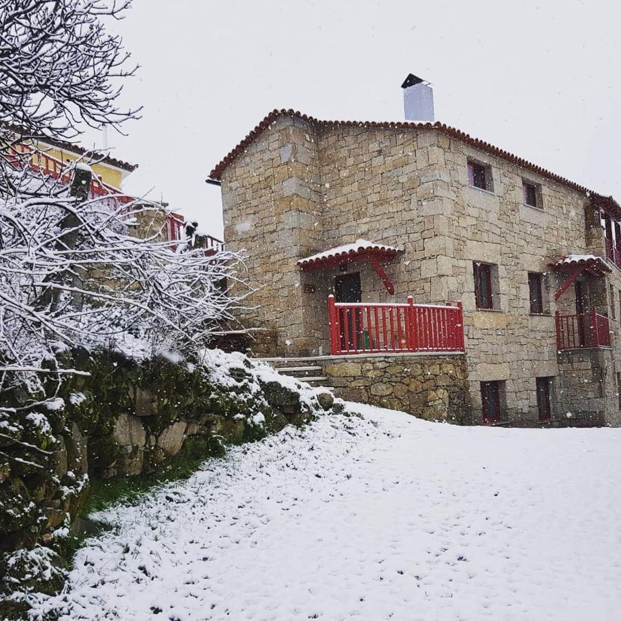 Pensjonat Casas Da Ribeira Seia Zewnętrze zdjęcie