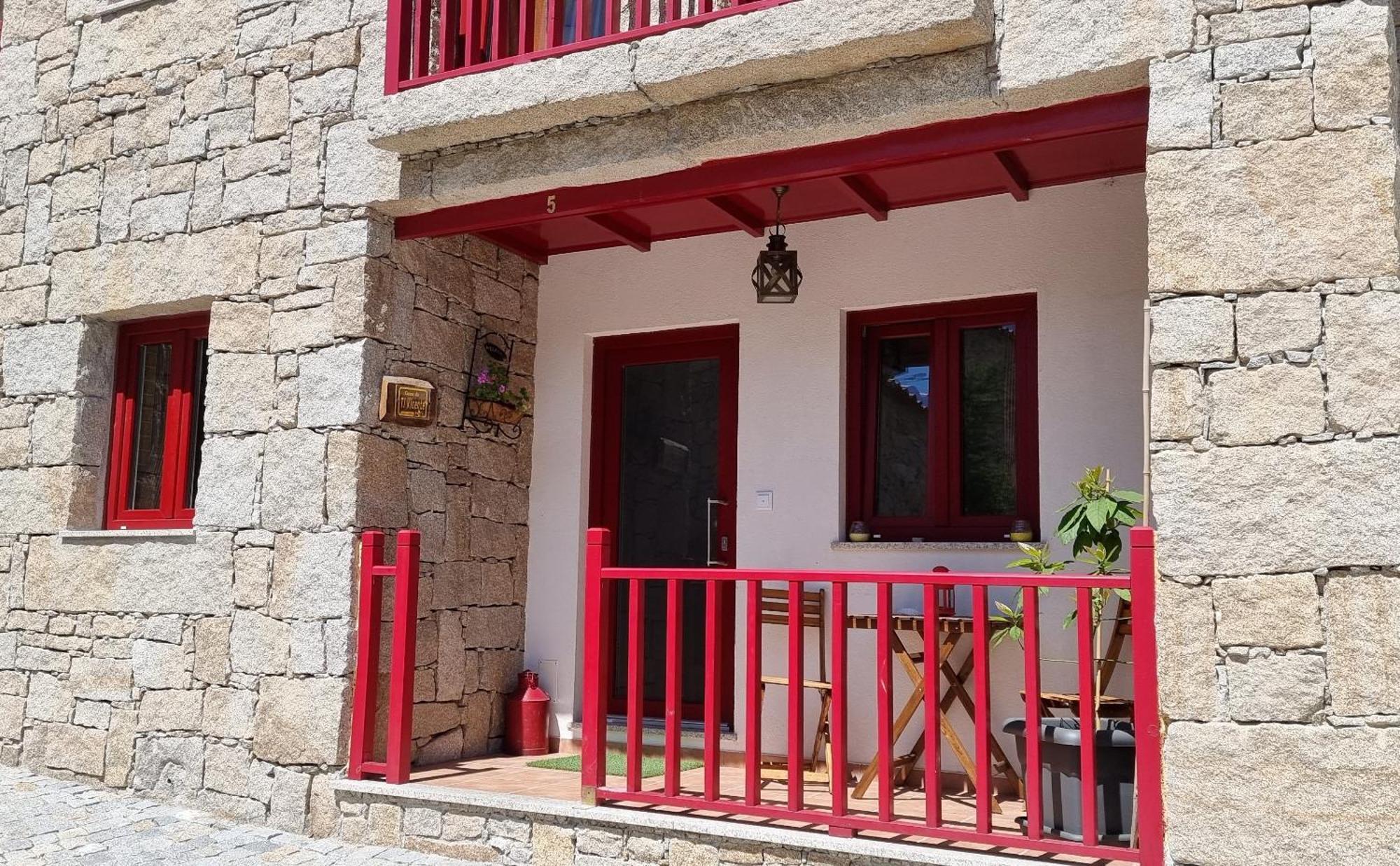 Pensjonat Casas Da Ribeira Seia Zewnętrze zdjęcie