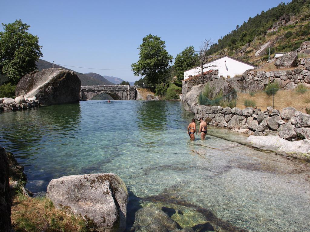 Pensjonat Casas Da Ribeira Seia Zewnętrze zdjęcie